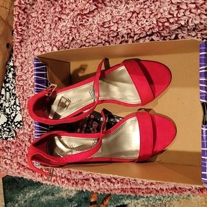 Red womans shoes Size 6